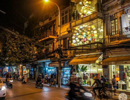 night shot at the shopping mekka in Ha Noi